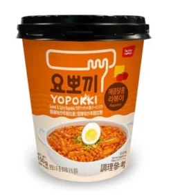 Gnocchi Di Riso Coreani E Ramen Noodles Con Salsa Agrodolce Piccante Rabokki Cup - Yopokki 145g